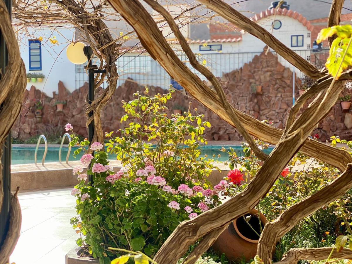 Hotel Mitru Тупіза Екстер'єр фото