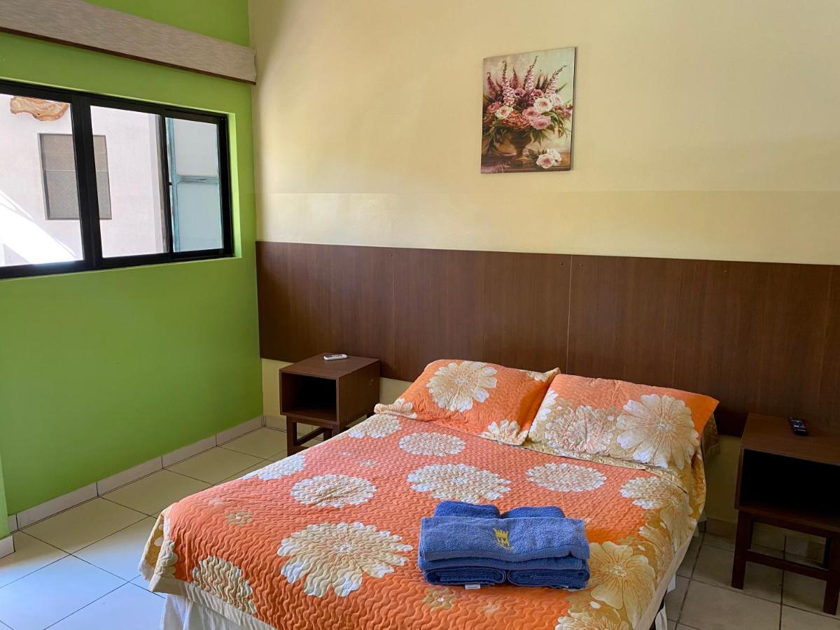 Hotel Mitru Тупіза Екстер'єр фото
