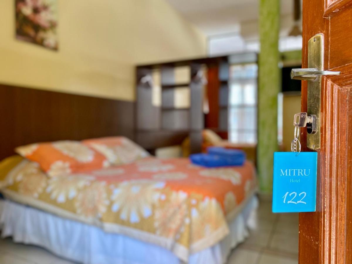 Hotel Mitru Тупіза Екстер'єр фото