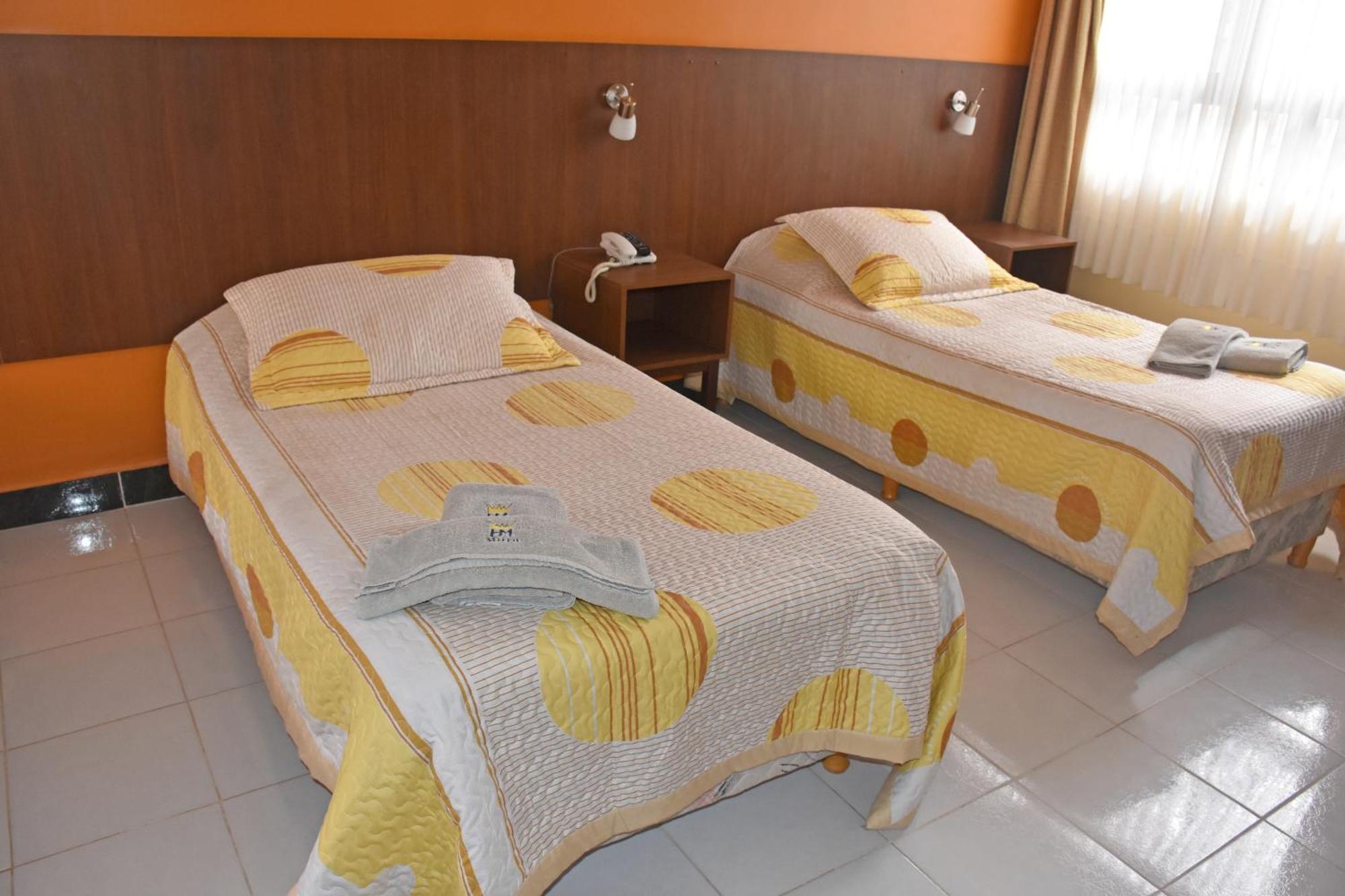 Hotel Mitru Тупіза Екстер'єр фото