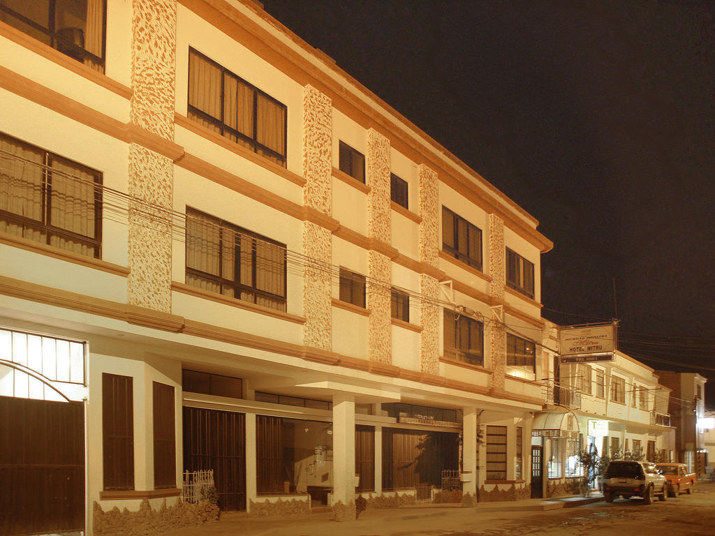 Hotel Mitru Тупіза Екстер'єр фото